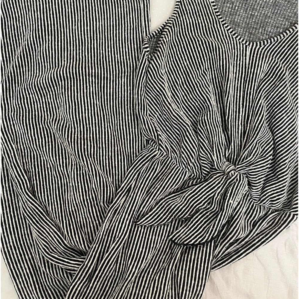 Black and White Stripped Romper, Tie in Front, jumpsuit - Picture 3 of 3